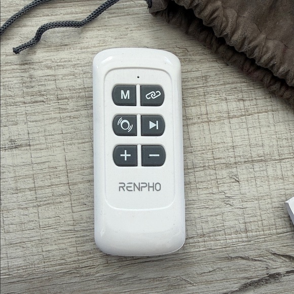 RENPHO Eyeris 1 Eye Massager heat compression Bluetooth with Remote - Picture 7 of 11